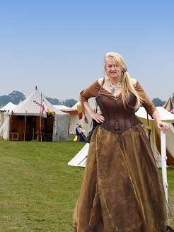 Middeleeuwse Figurant Neeltje © www.middeleeuws-entertainment.nl