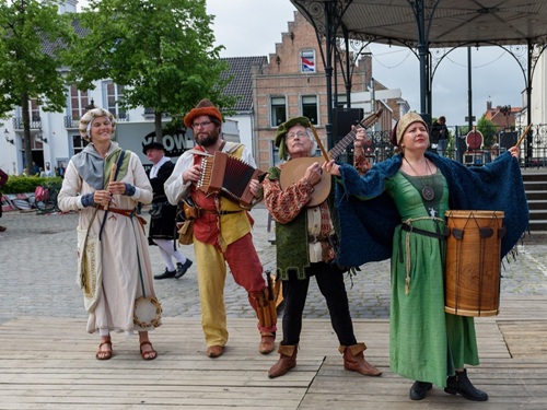 Muzikant met Middeleeuwse Draailier © www.oudhollandsentertainment.nl