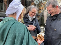 Middeleeuwse Koopvrouwen Boter Kaas en Eieren © www.middeleeuws-entertainment.nl