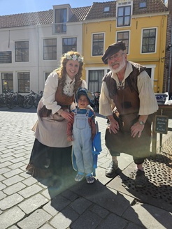Middeleeuwse duo 't Belevenis Geselschap met ridder kind © www.middeleeuws-entertainment.nl